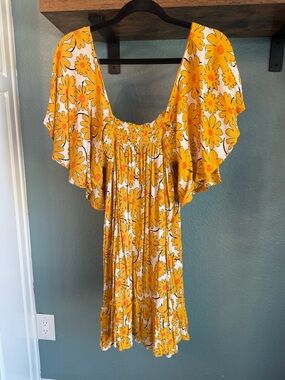 Angie Yellow Floral Boho Flowy Dress Flutter Sleeve Smocked Size Small